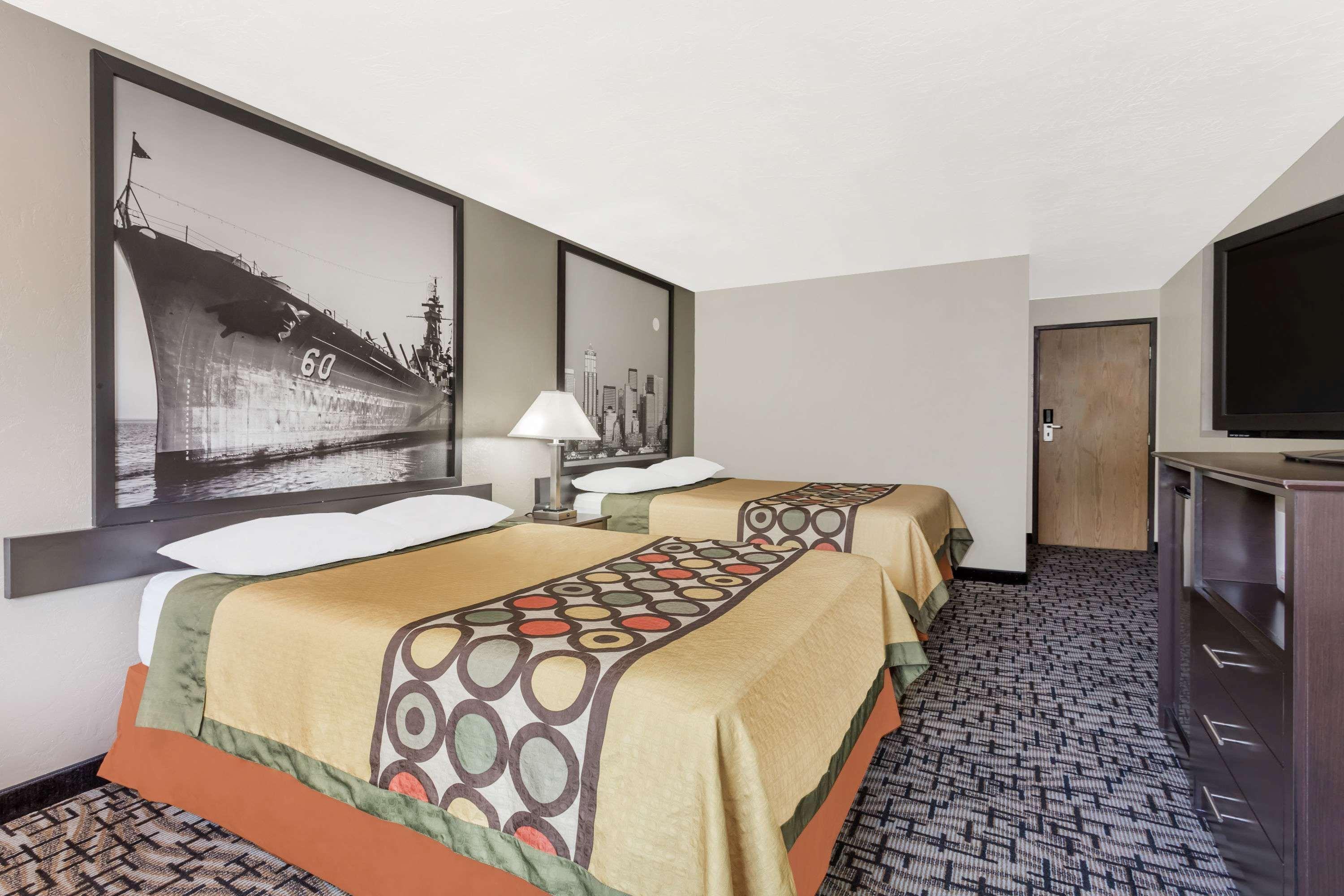 Super 8 By Wyndham Bremerton Exterior photo
